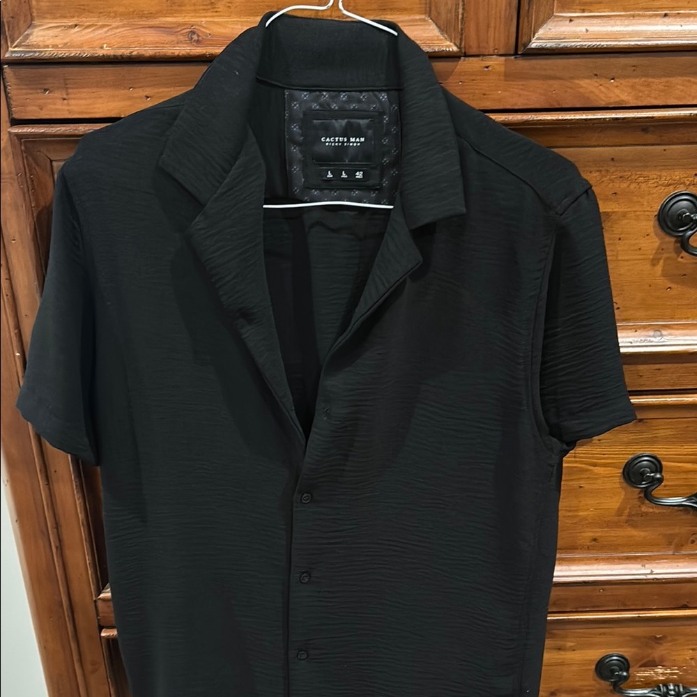 Black Short Sleeve Button-Up Shirt